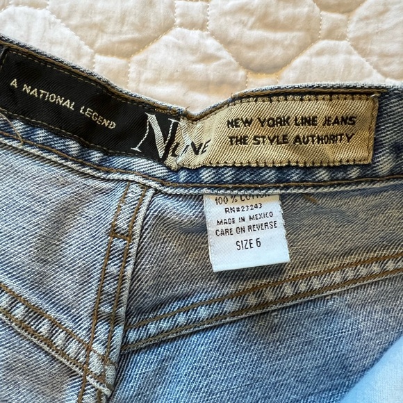 Vintage high rise jean shorts - Picture 3 of 8